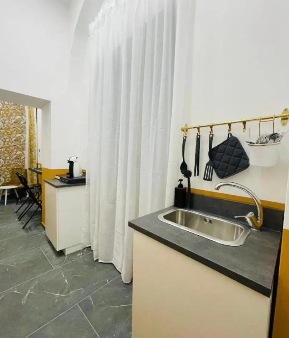 Casa Corallo Napoli 0*,
